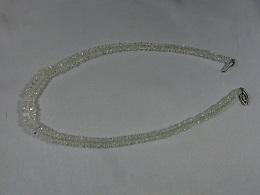 水晶のネックレスの糸替え修理