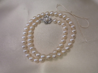 真珠ネックレスの糸替え