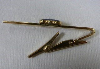 タイホルダーの金具のバネを作り、取付修理/タイホルダーの修理